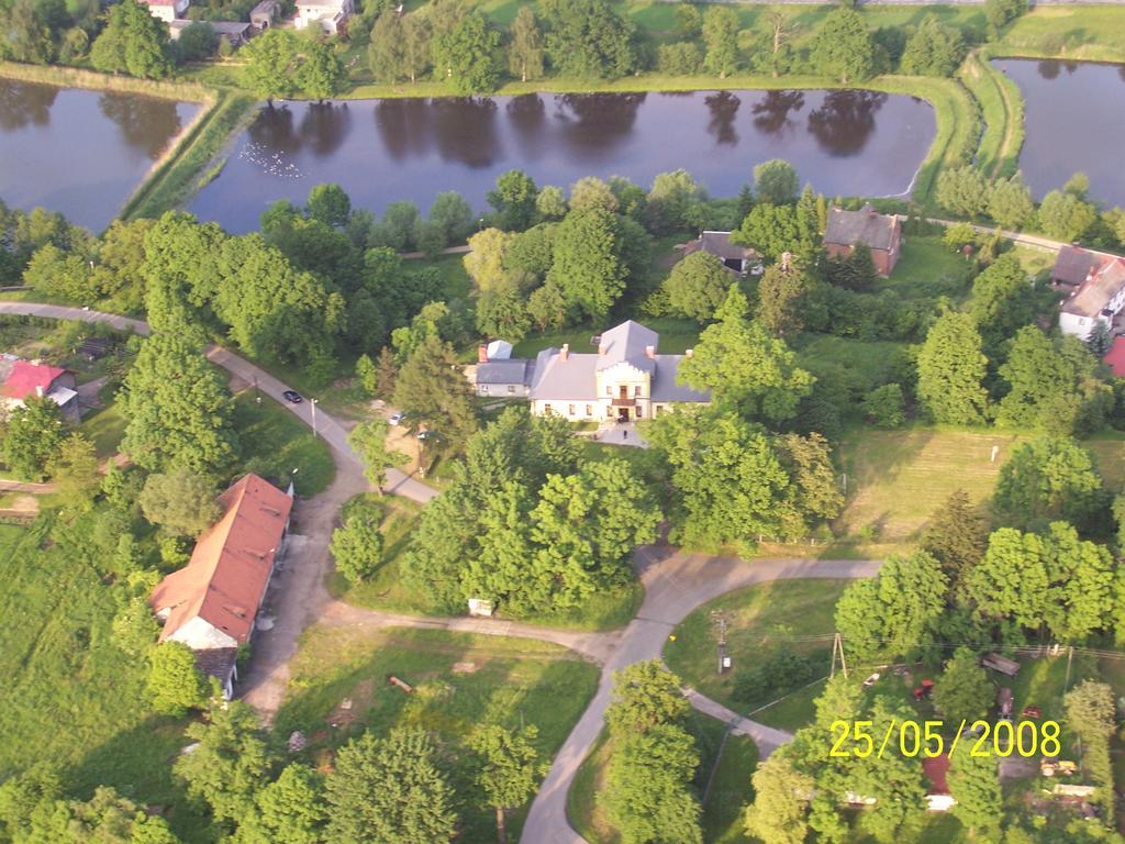 Dworek Młynarza Zator Bagian luar foto